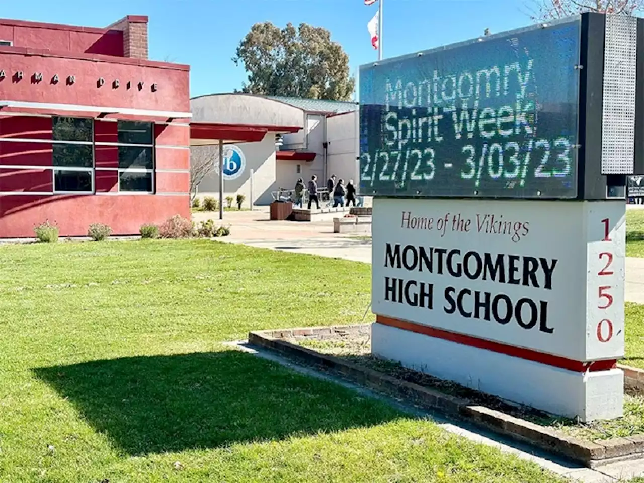 California high school student stabbed to death in art class: police