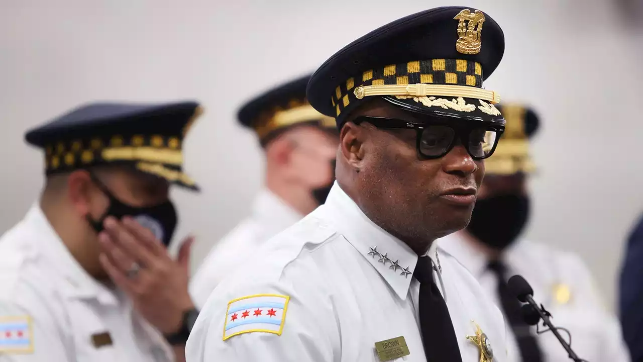 Chicago police superintendent David Brown announces resignation