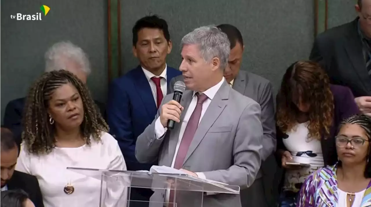 'Tentar resolver pelo diálogo', diz ministro após invasão do MST a áreas de empresa de celulose