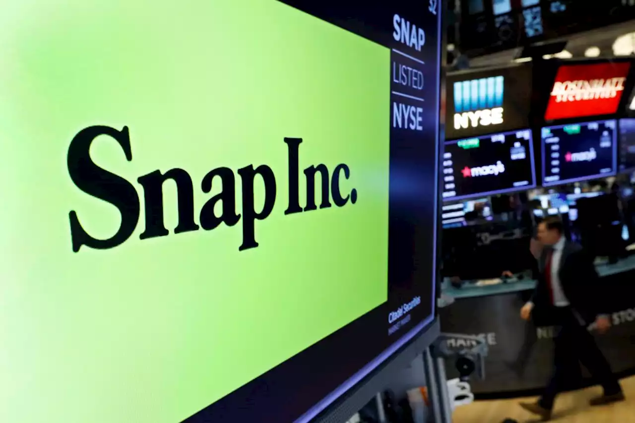 Snap shares fall as it posts fourth quarter net loss, expects lower first quarter revenue