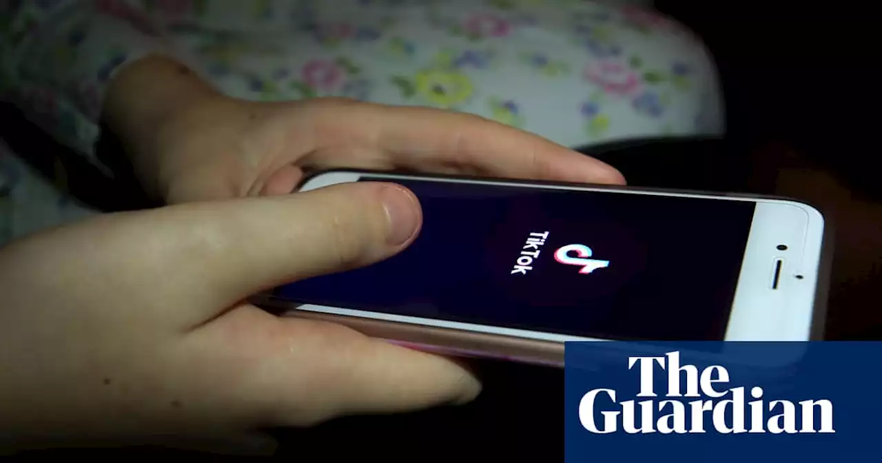 Under-18 TikTok users to be limited to one hour – until they change settings