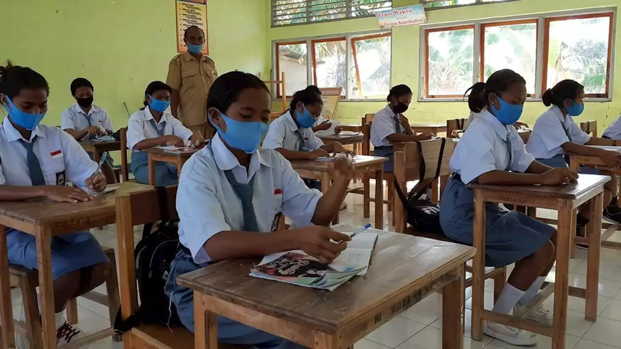 Kemendikbudristek Masih Berkoordinasi Soal Masuk Sekolah Pukul 05.30 di NTT