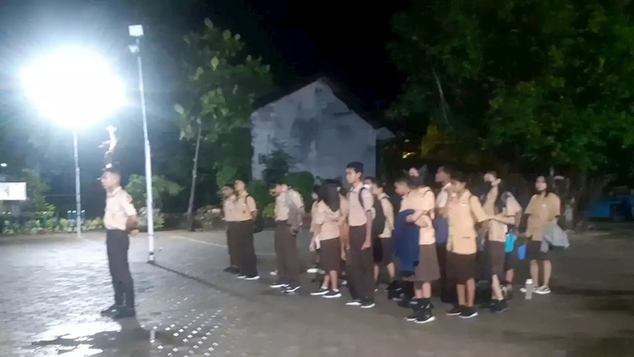 Pemerintah Pusat Diminta Hentikan Kebijakan Sekolah Pukul 05.30 di NTT