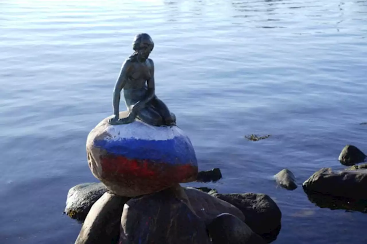 Russian flag painted on base of Denmark’s ‘Little Mermaid’ statue