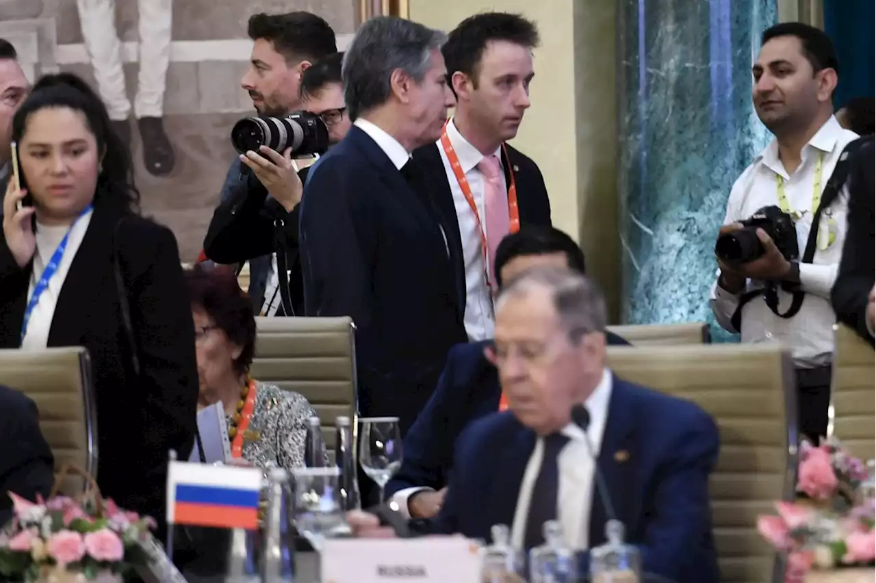 Blinken pide a Lavrov terminar guerra en Ucrania al margen del G20