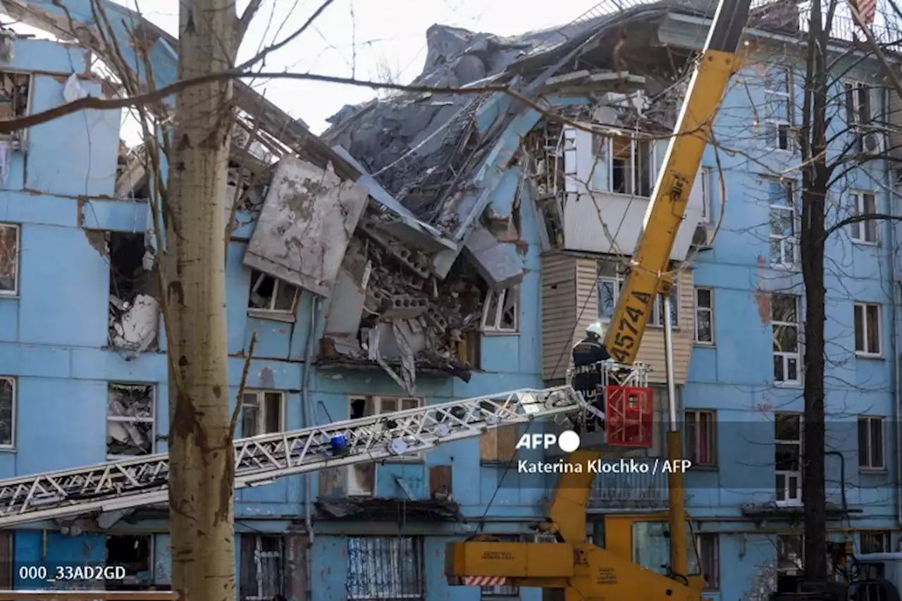 Ukraine says 3 killed in Russian strike on apartment block