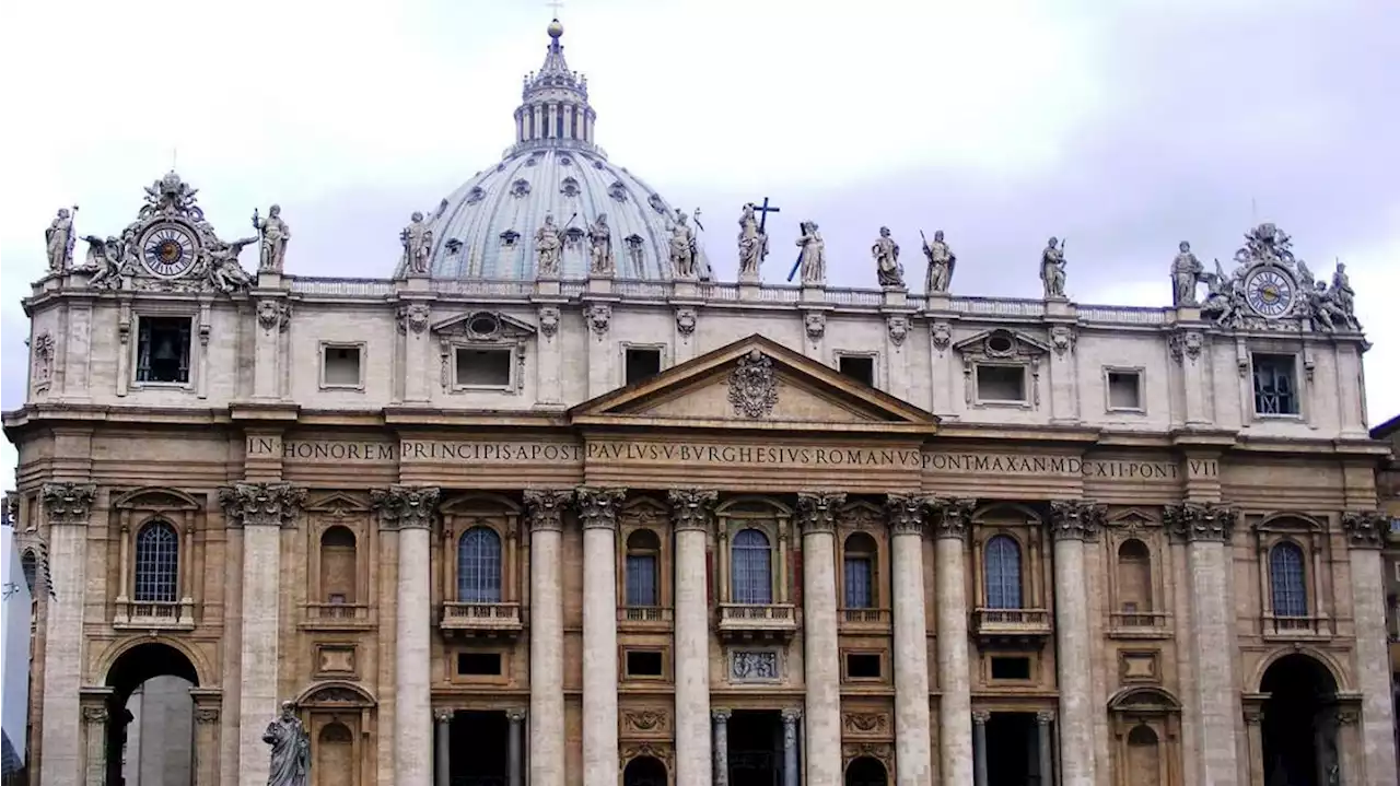 El Papa Francisco recorta beneficios a los cardenales y administradores de la Santa Sede