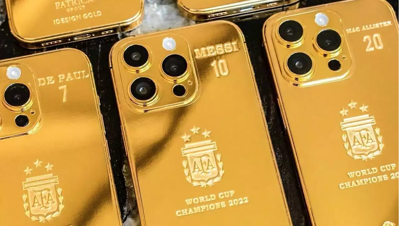 Messi, iPhone d'oro ai compagni dell'Argentina per la vittoria del Mondiale