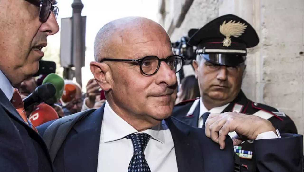 Rampelli: 'I migranti hanno parabole e telefoni, avvisiamoli'