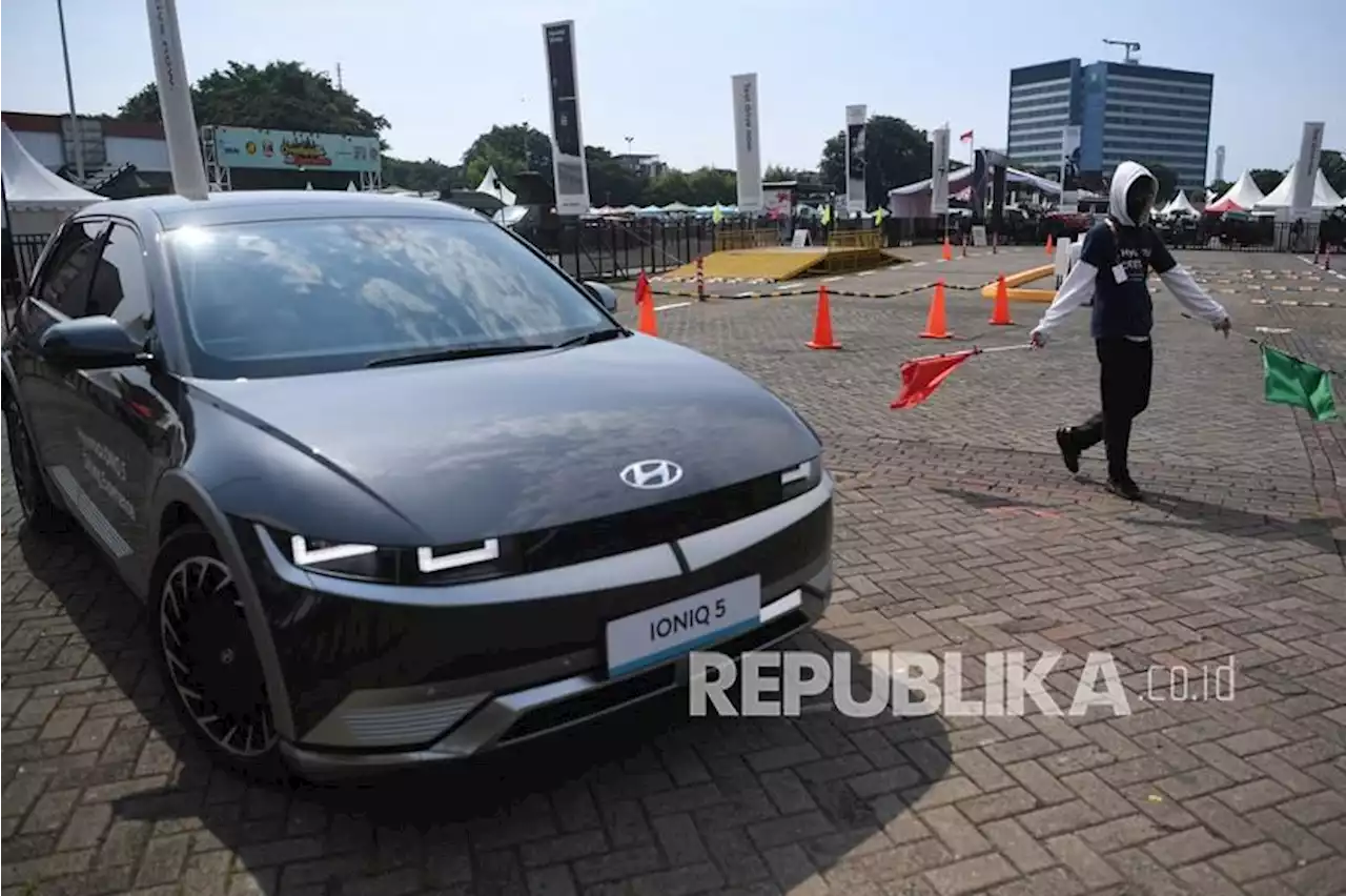 Pemprov DKI Jakarta |em|Keukeuh |/em|Bakal Beli Puluhan Mobil Listrik Tahun Ini |Republika Online