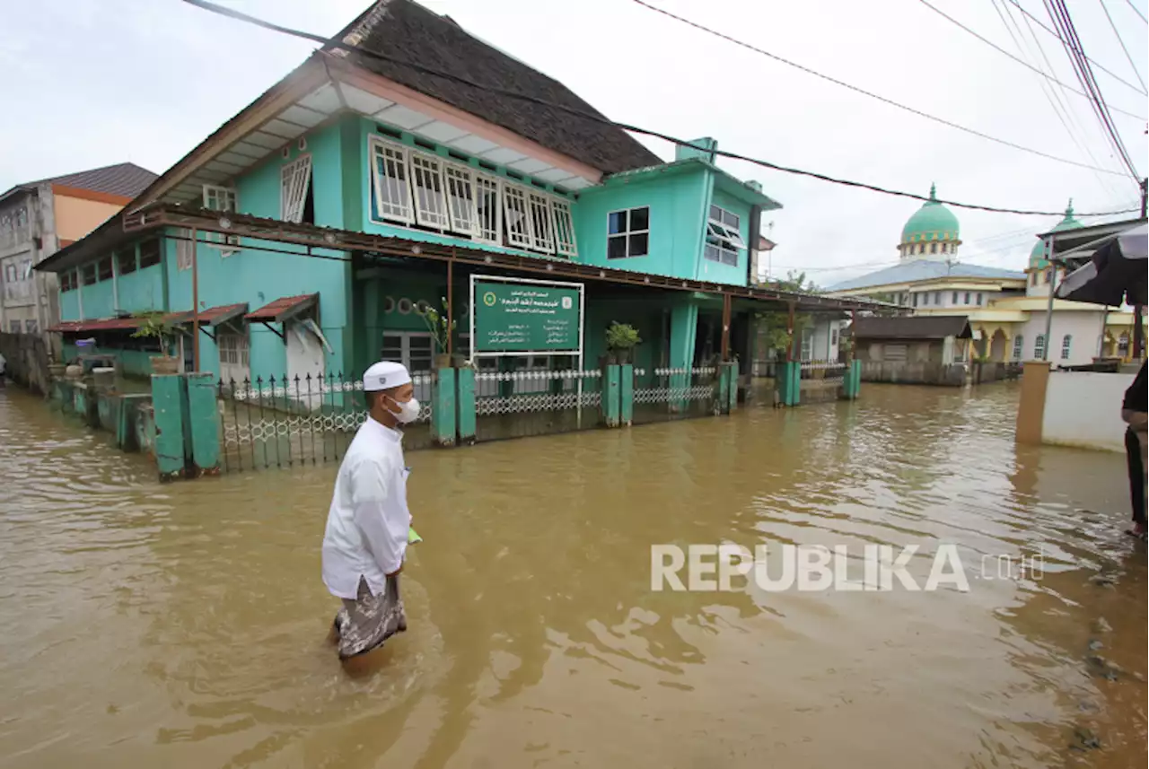 Peringkat Tiga Rawan Bencana, Jokowi Tekankan Pentingnya Peringatan Dini |Republika Online