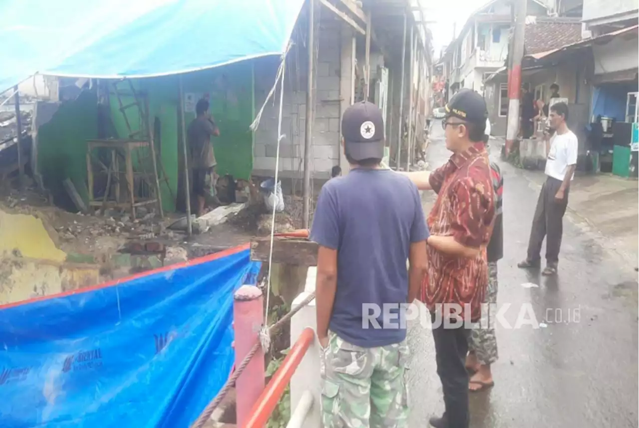 Tinjau Lokasi Bencana di Muarasari, DPRD Bogor Ungkap Pencairan BSTT |Republika Online