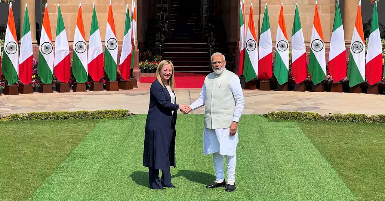 Italy PM visits India, seeking to improve ties