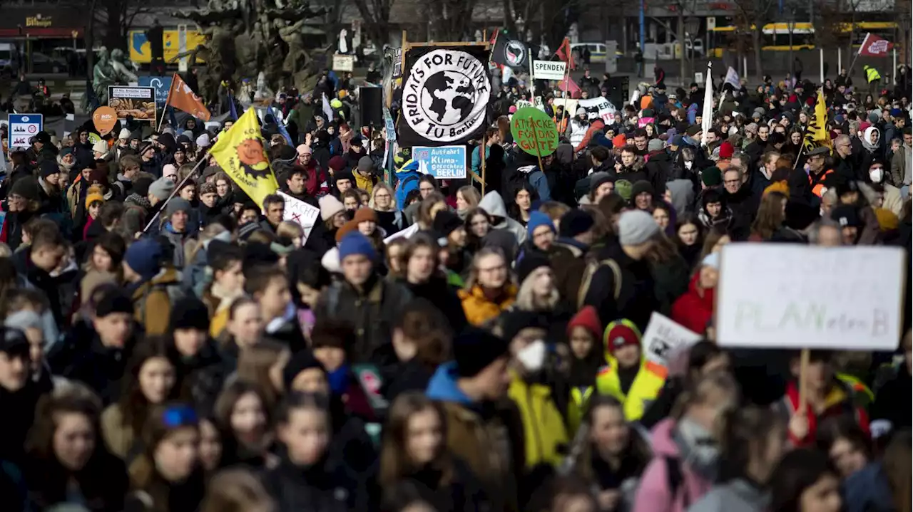 Demo mit BVG-Beschäftigten in Berlin: Fridays for Future geht für Verkehrswende auf die Straße – 5000 Teilnehmer angemeldet