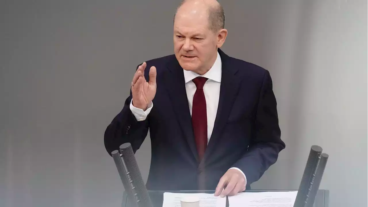 „Ein Jahr Zeitenwende“: Kanzler Scholz zieht eine Zwischenbilanz im Bundestag