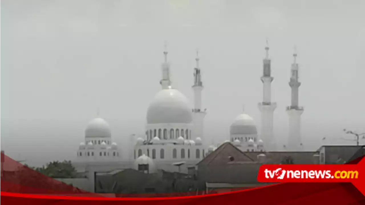 Mau ke Masjid Sheikh Zayed Siapkan Payung Ya, Hari Ini Solo Raya Berpeluang Hujan Lebat