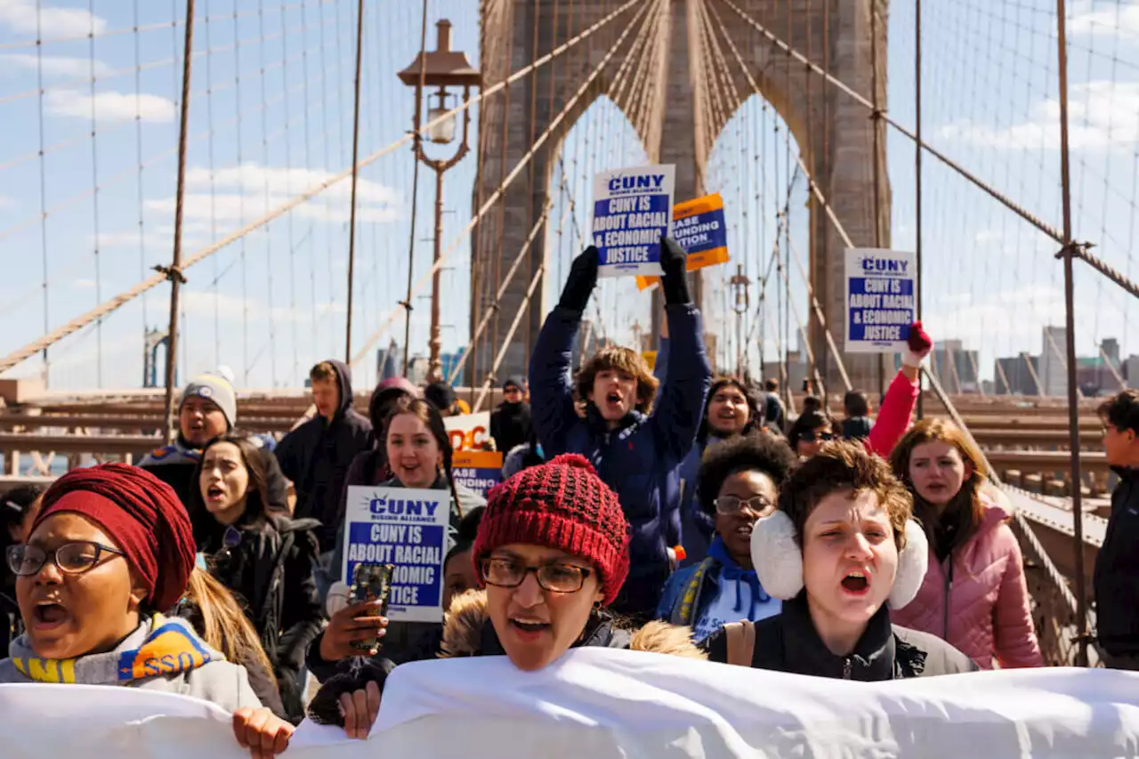 ‘Not a radical idea’: Students, staff, supporters march over Brooklyn Bridge for CUNY funding | amNewYork