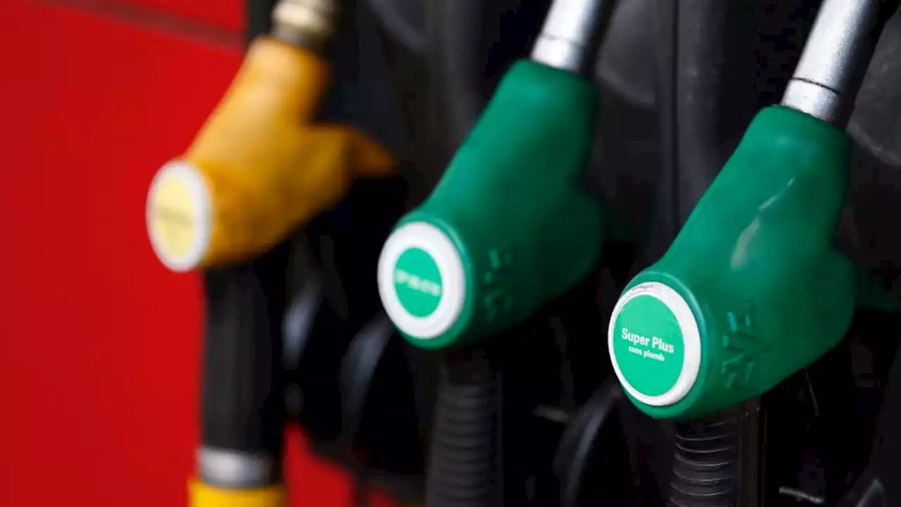 Carburants: malgré les difficultés dans les raffineries, les répercussions à la pompe sont encore limitées