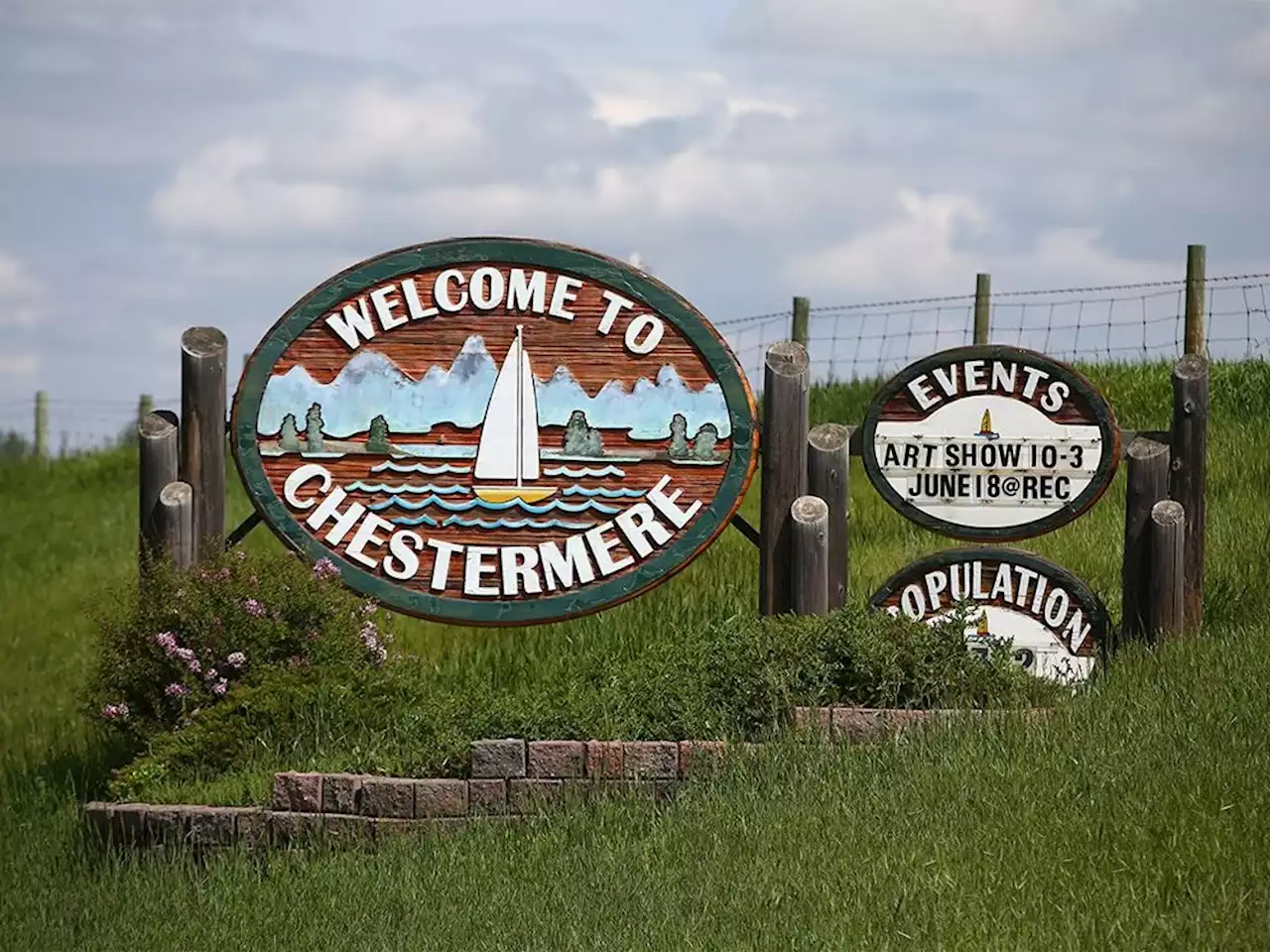 ‘Chaotic’ Chestermere government stalling union negotiations: CUPE