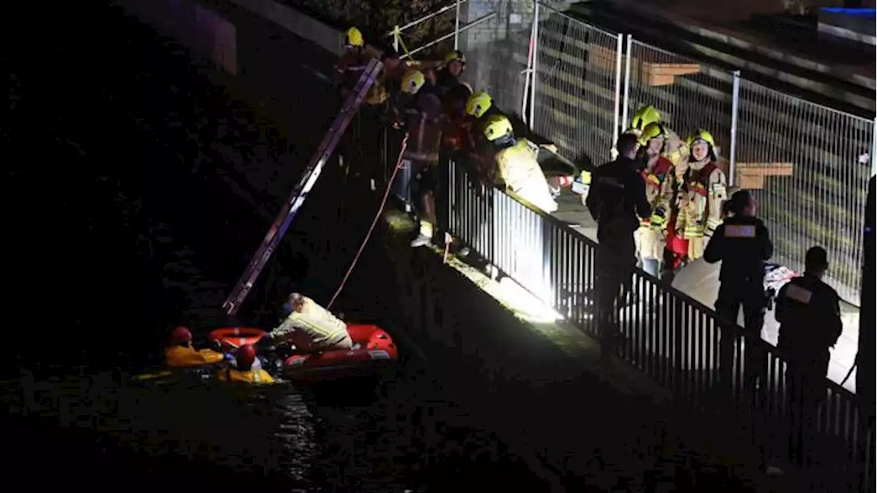 Mann muss nach Rettung aus der Spree reanimiert werden