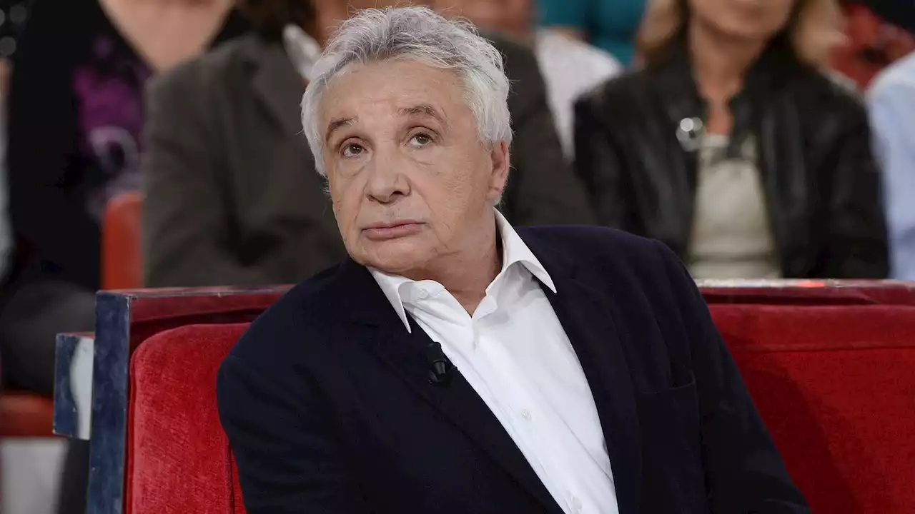 Michel Sardou : son fils Romain évoque le divorce de ses parents, 'Plus c'est casse-gueule'