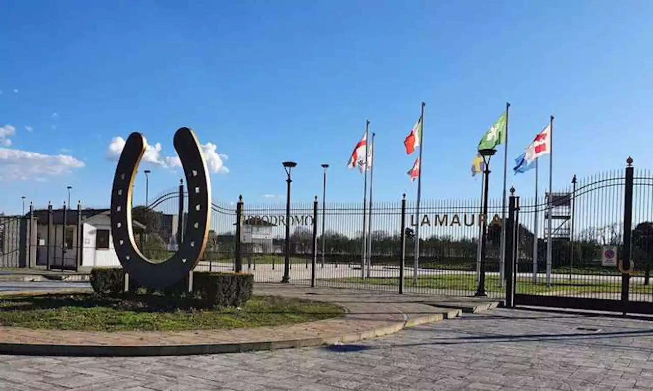 Nuovo stadio Milan a La Maura: catena umana per dire no, Sala in attesa