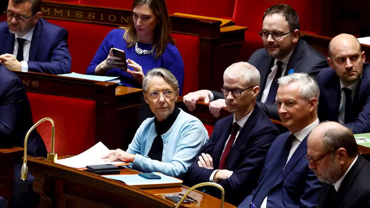 Retraites : la réforme adoptée après le rejet des deux motions de censure