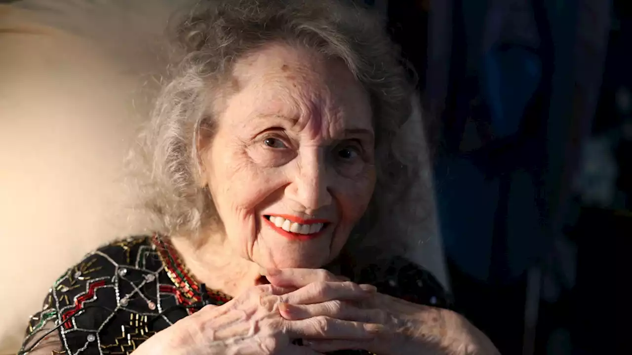 Gloria Dea, 1st magician on Las Vegas Strip, dies at age 100