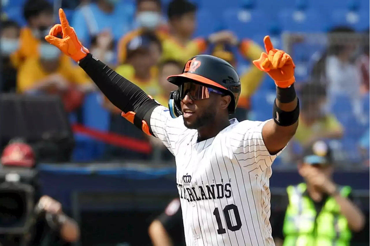 Rockies, outfielder Jurickson Profar agree to one-year deal, source says