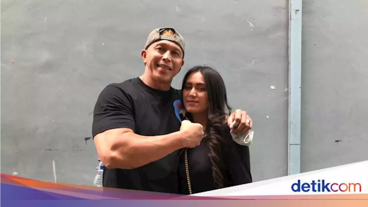 Beda Usia dengan Istri 24 Tahun, Bang Tigor Berharap Cepat Dapat Momongan