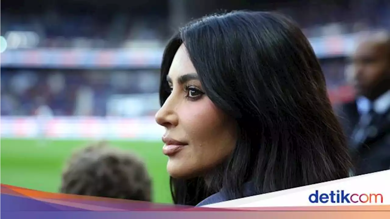 Momen Kim Kardashian Nonton Sepakbola, Diolok-olok Bawa Kutukan