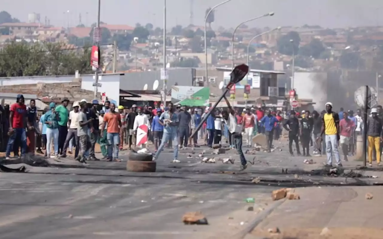 At least 13 people arrested in Ekurhuleni during EFF protest - Campbell