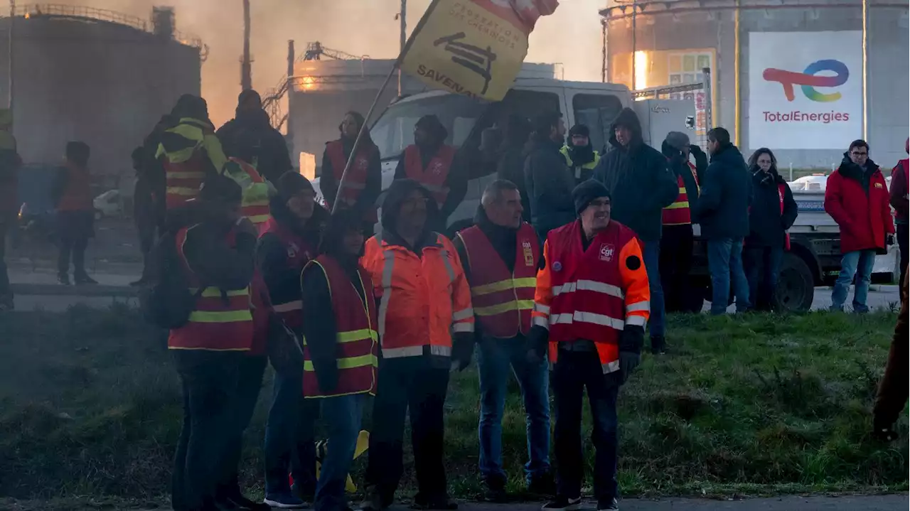 Carburants : 'Aucun produit ne sort des raffineries', le point sur les blocages ce lundi matin