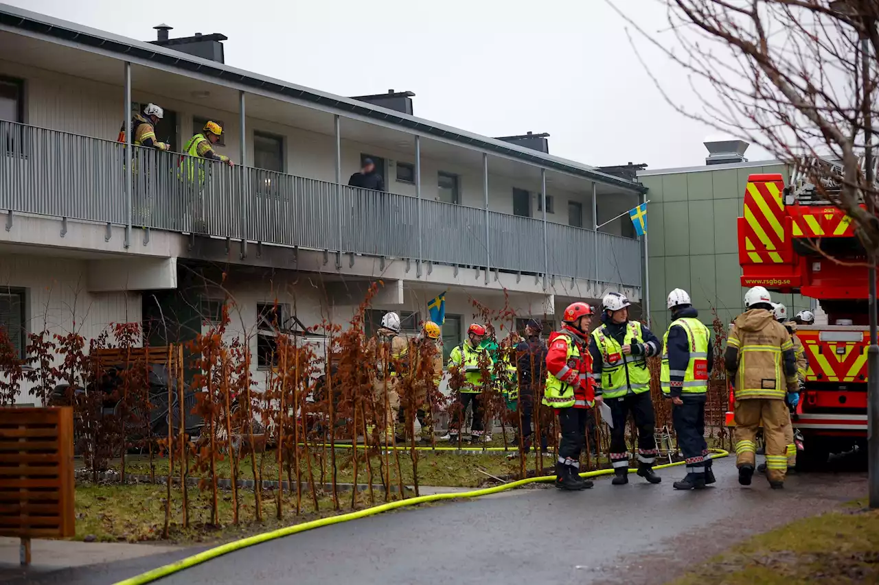 Brand i flervåningshus i Landvetter