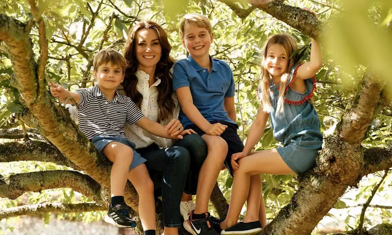 Kate Middleton sparks confusion amongst royal fans with new Mother’s Day photographs