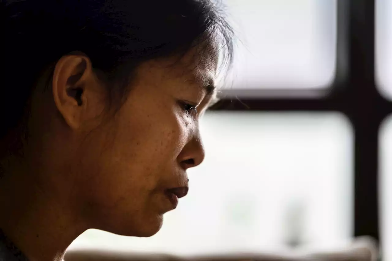 Maid asks what to do because her employer ignores the one month's notice she gave and says a replacement must be found first - Singapore News