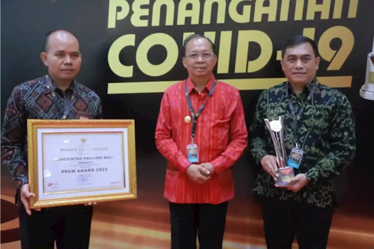 Astungkara! Gubernur Koster Terima PPKM Award 2023 Terbaik IV Jawa-Bali