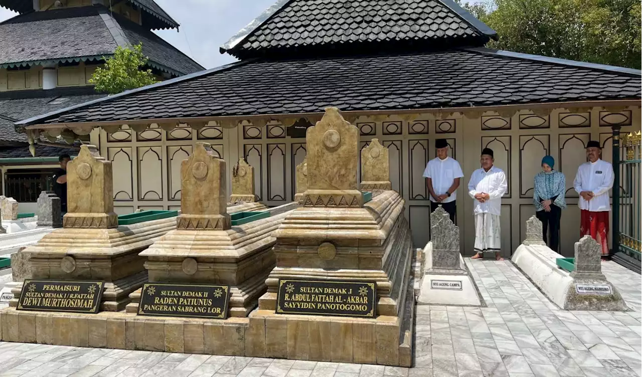 Berziarah ke Makam Raja-raja Demak, Ganjar: Tidak ada Perselisihan Soal Ras