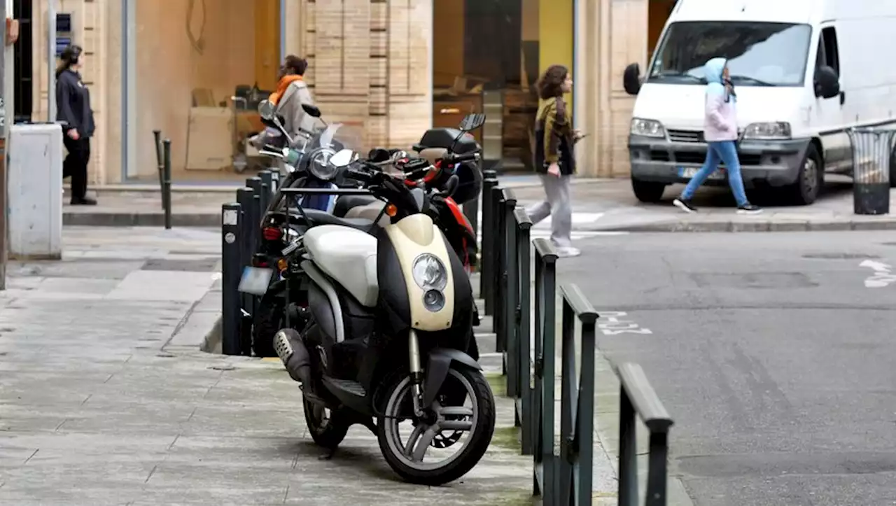 Toulouse : le ras-le-bol du stationnement anarchique des deux roues motorisés