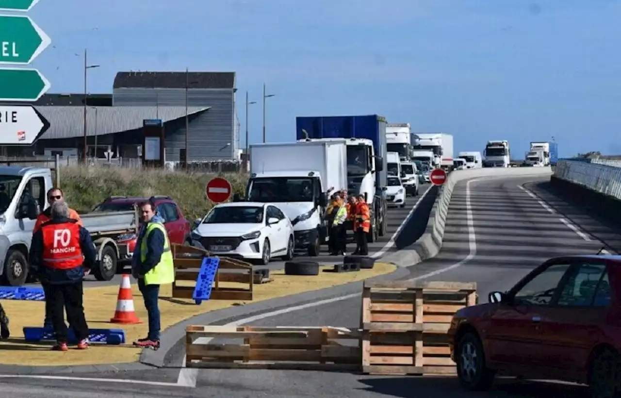 Réforme des retraites : des blocages en cours dans le Nord et le Pas-de-Calais