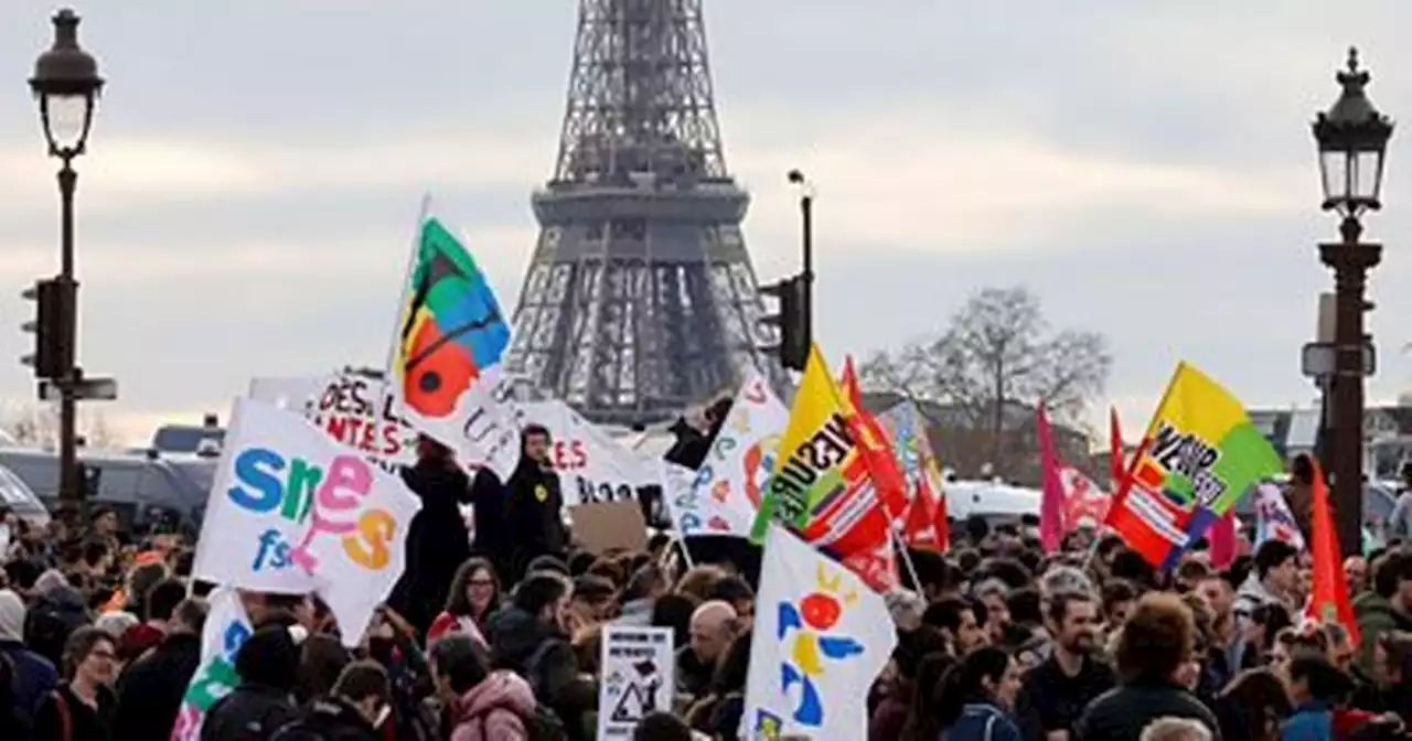 Foreign Office issues travel warning for tourists heading to France