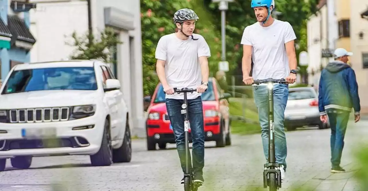 Ab Freitag kommen die E-Scooter nach Schwandorf – Kein Chaos dank Parkzonen?