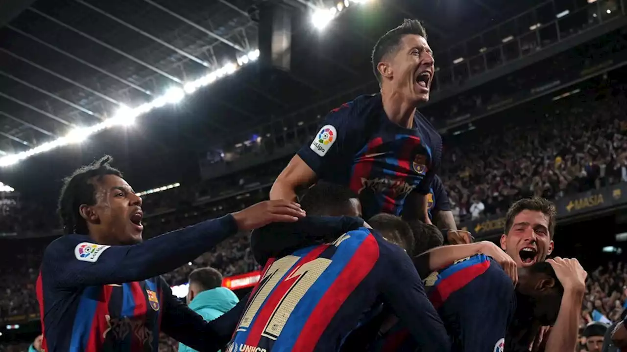 Barcelona batió a Real Madrid en el clásico de la Liga de España | El equipo de Xavi dio vuelta el resultado en un Camp Nou repleto y se afirma arriba