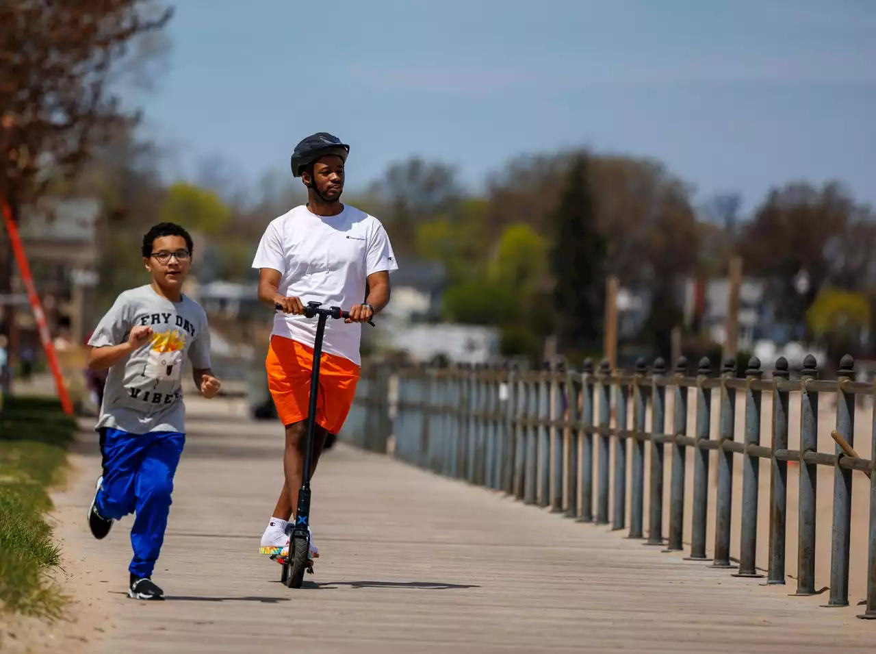 First day of spring brings mild weather, rain possible on the horizon