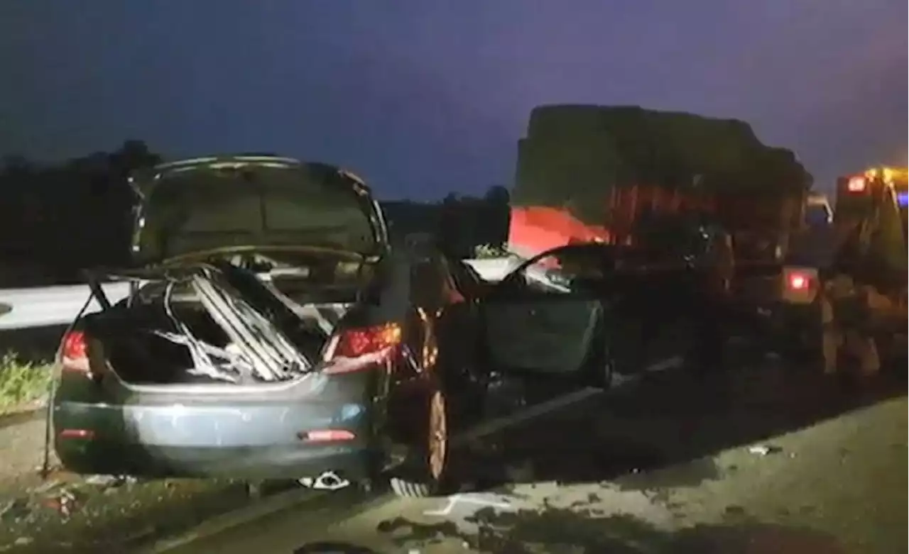 Penampakan Mobil Syabda Perkasa Belawa yang Ringsek setelah Tabrak Truk di Tol Pemalang