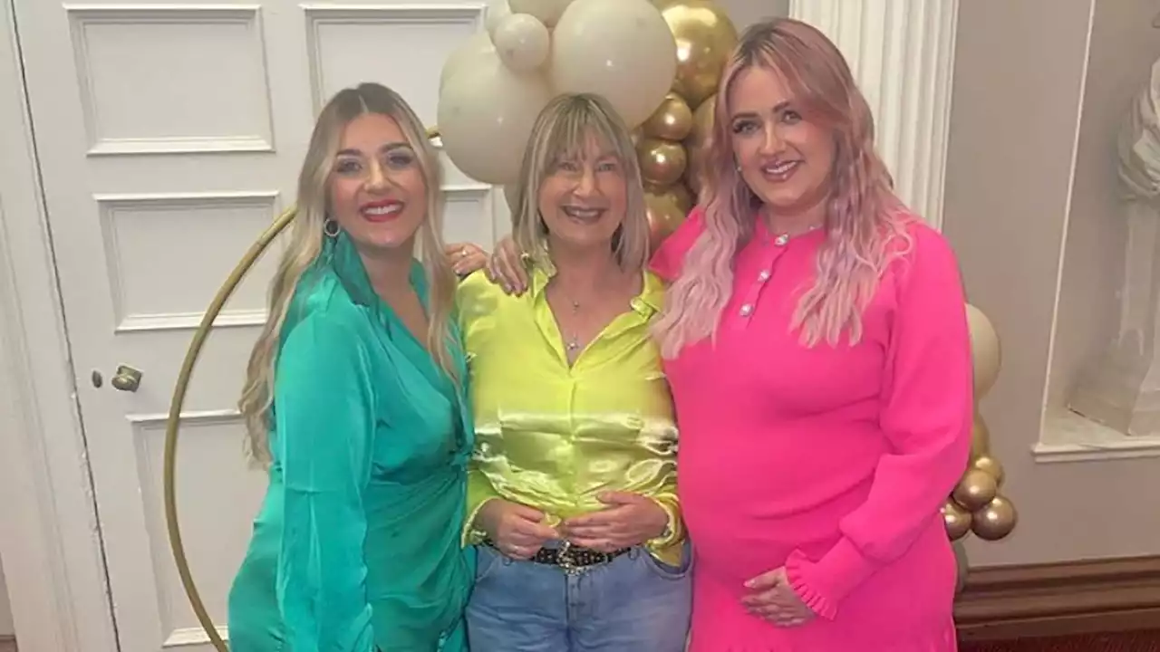 Gogglebox star Ellie Warner cradles baby bump in Mother's Day snap