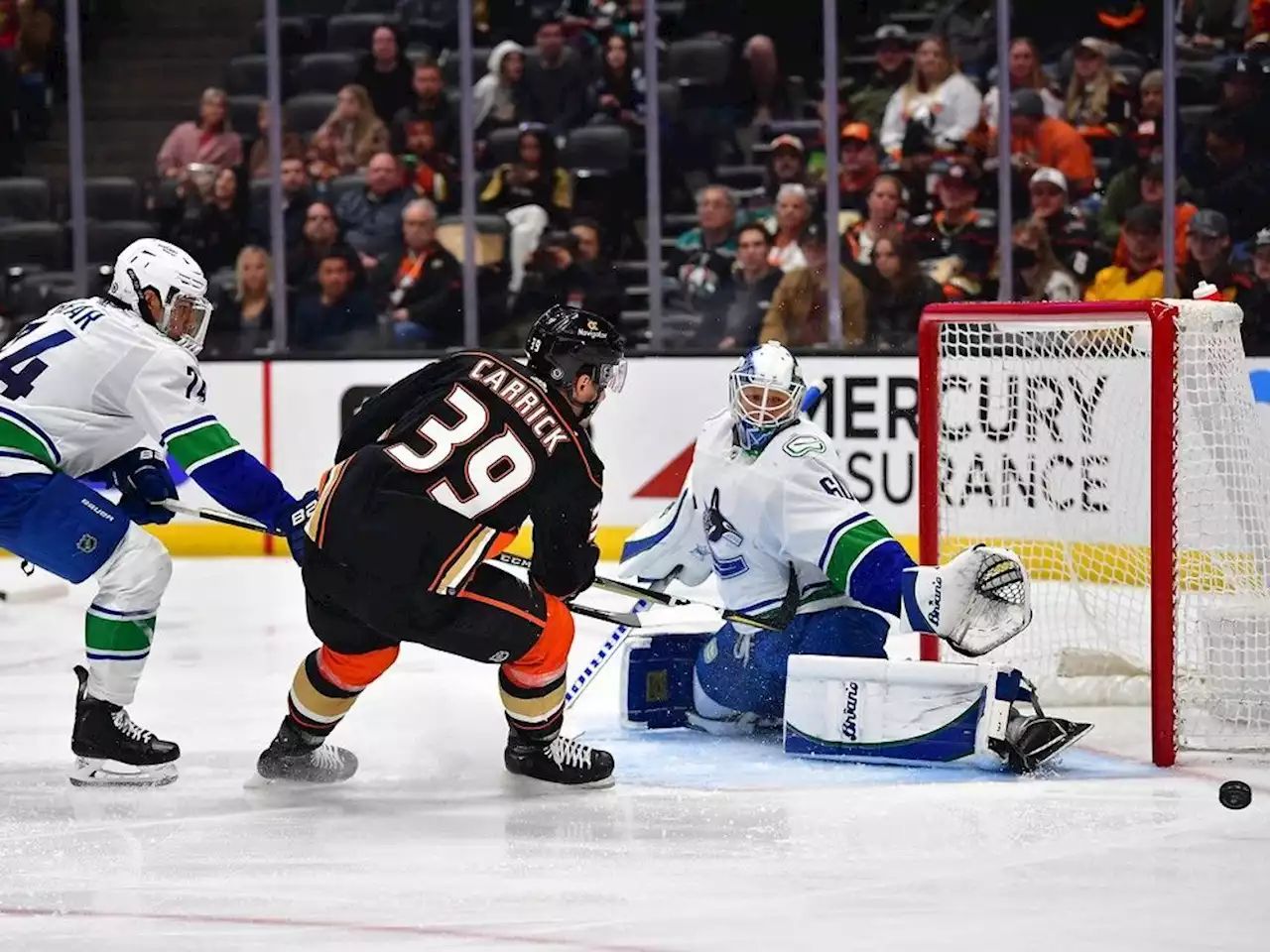 Canucks 2, Ducks 1: Big guns pull the trigger, backup struts his stuff