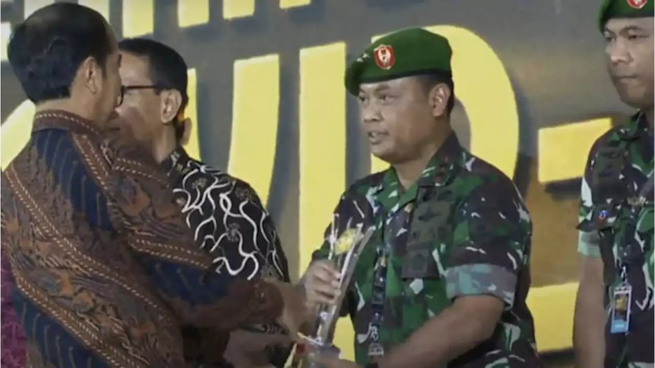 Pangdam Jaya Mayjen TNI Untung Dapat Penghargaan PPKM Award dari Jokowi