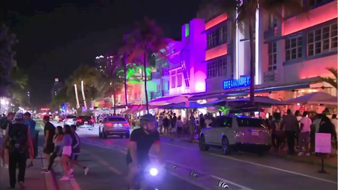 Miami Beach sets spring break curfew after 2 fatal shootings