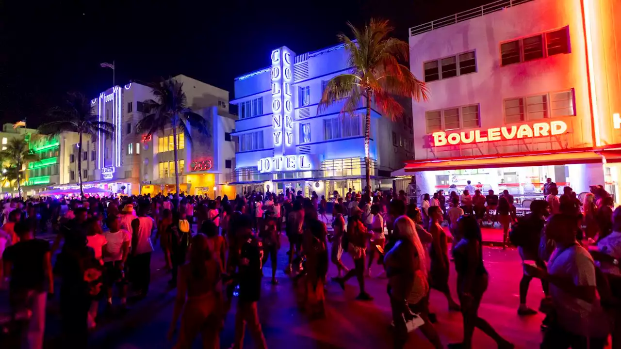 Miami Beach struggles with spring break violence, big crowds